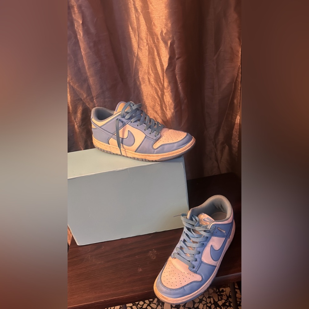 Dunks blue size 9 fair condition
